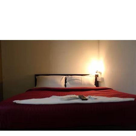 Hotel Saffron Inn Мумбаї Екстер'єр фото