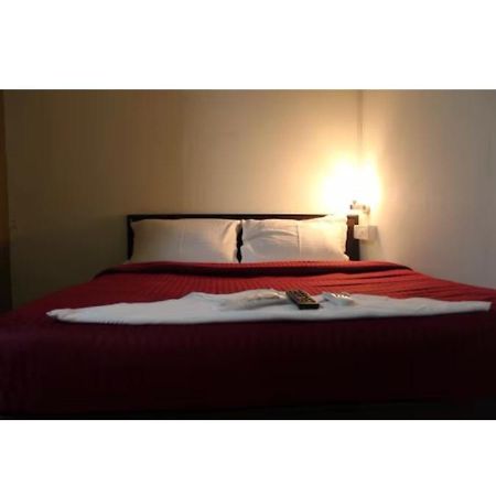 Hotel Saffron Inn Мумбаї Екстер'єр фото