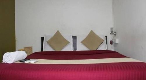 Hotel Saffron Inn Мумбаї Екстер'єр фото